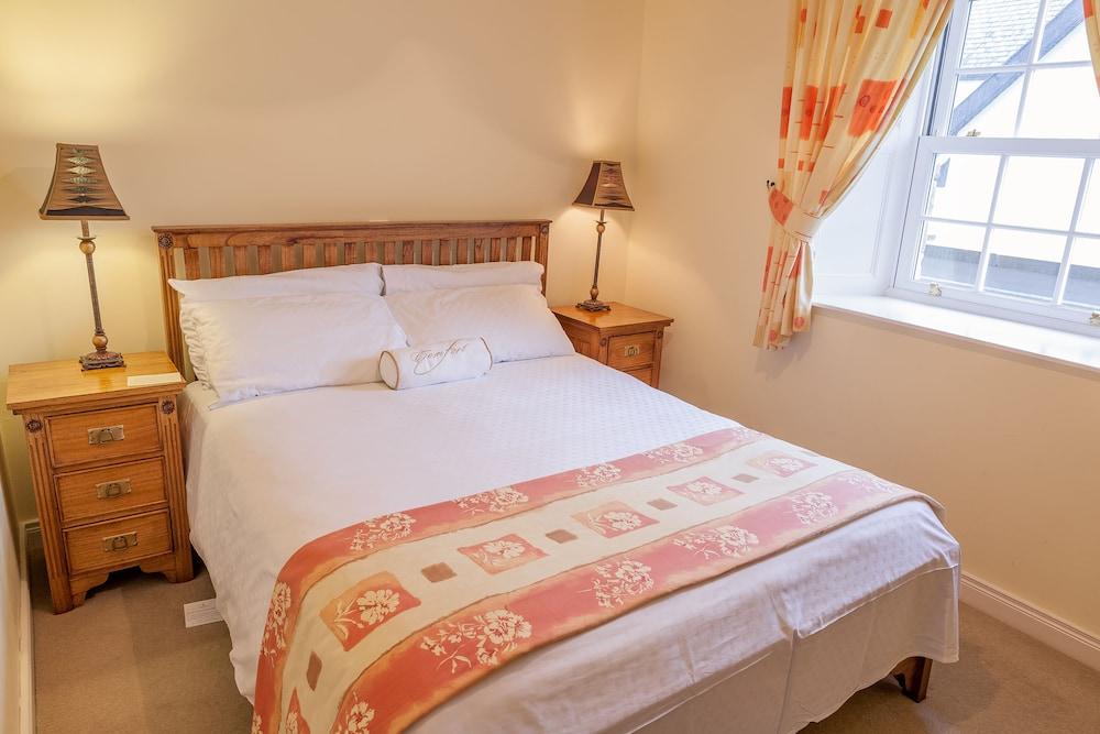 Resort East Clare Golf Village 3*