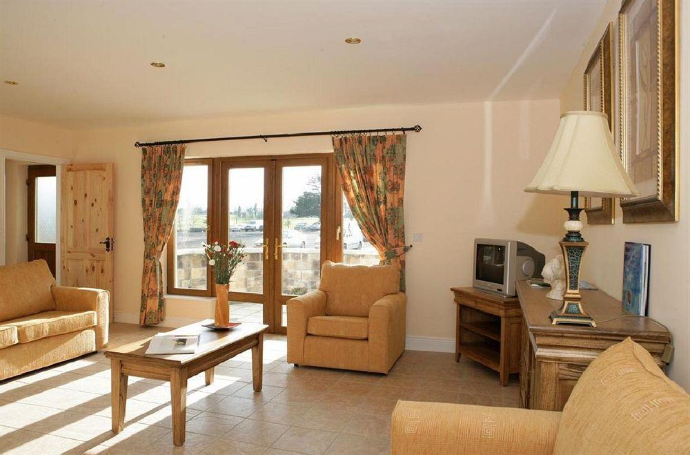 East Clare Golf Village Resort 3*