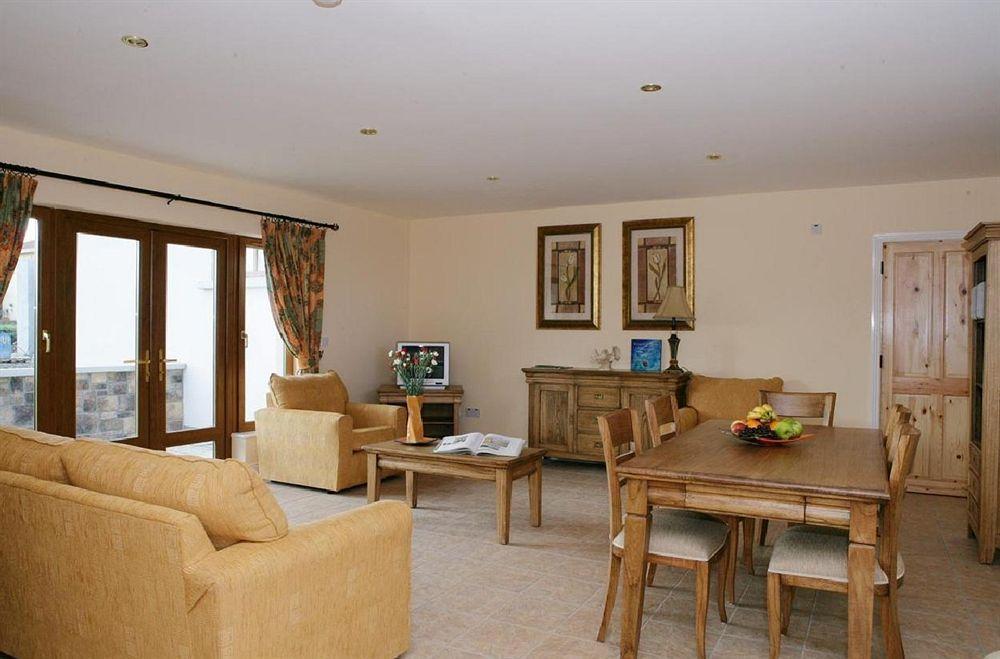 East Clare Golf Village 3*