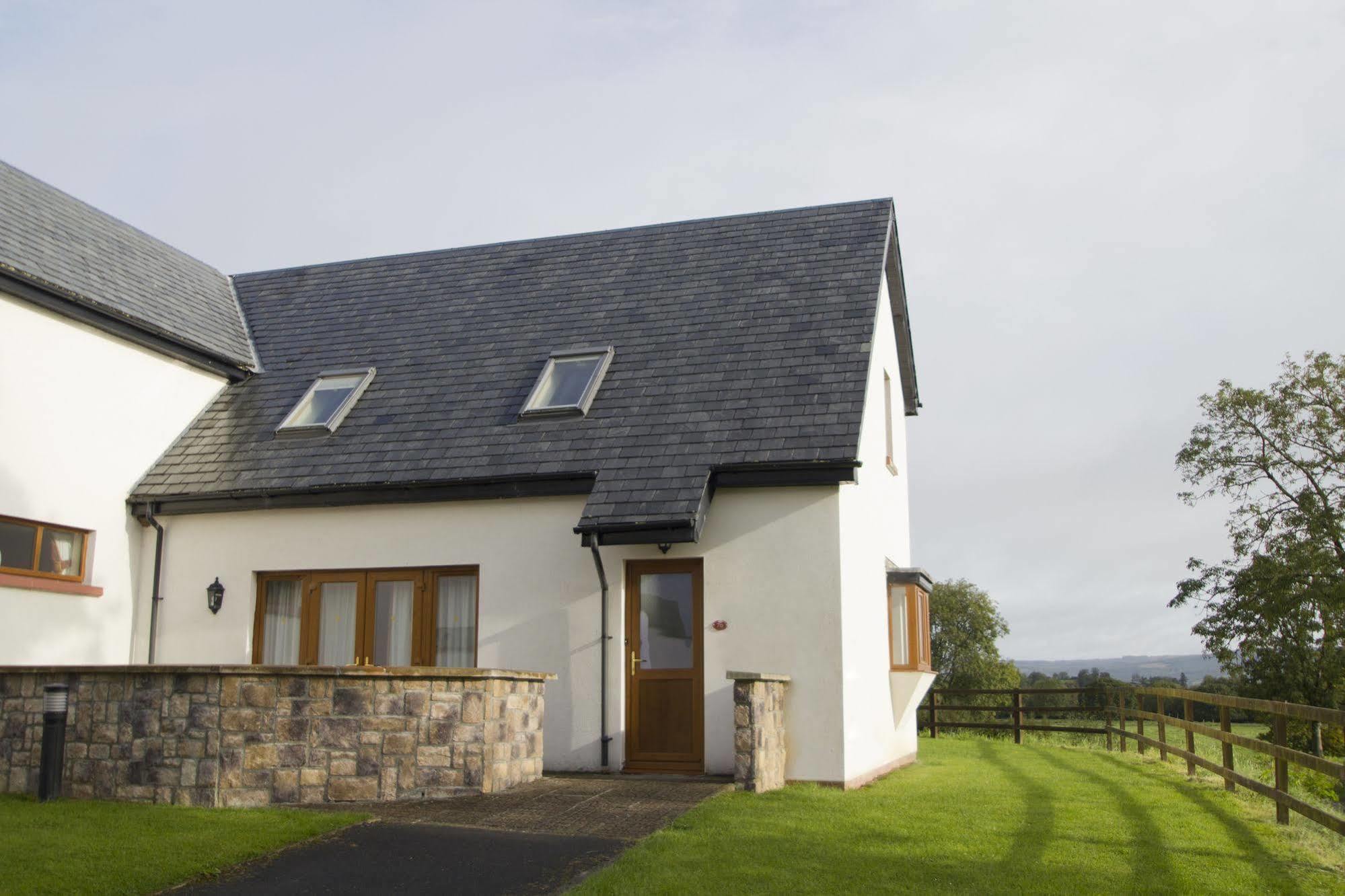 Resort East Clare Golf Village 3*