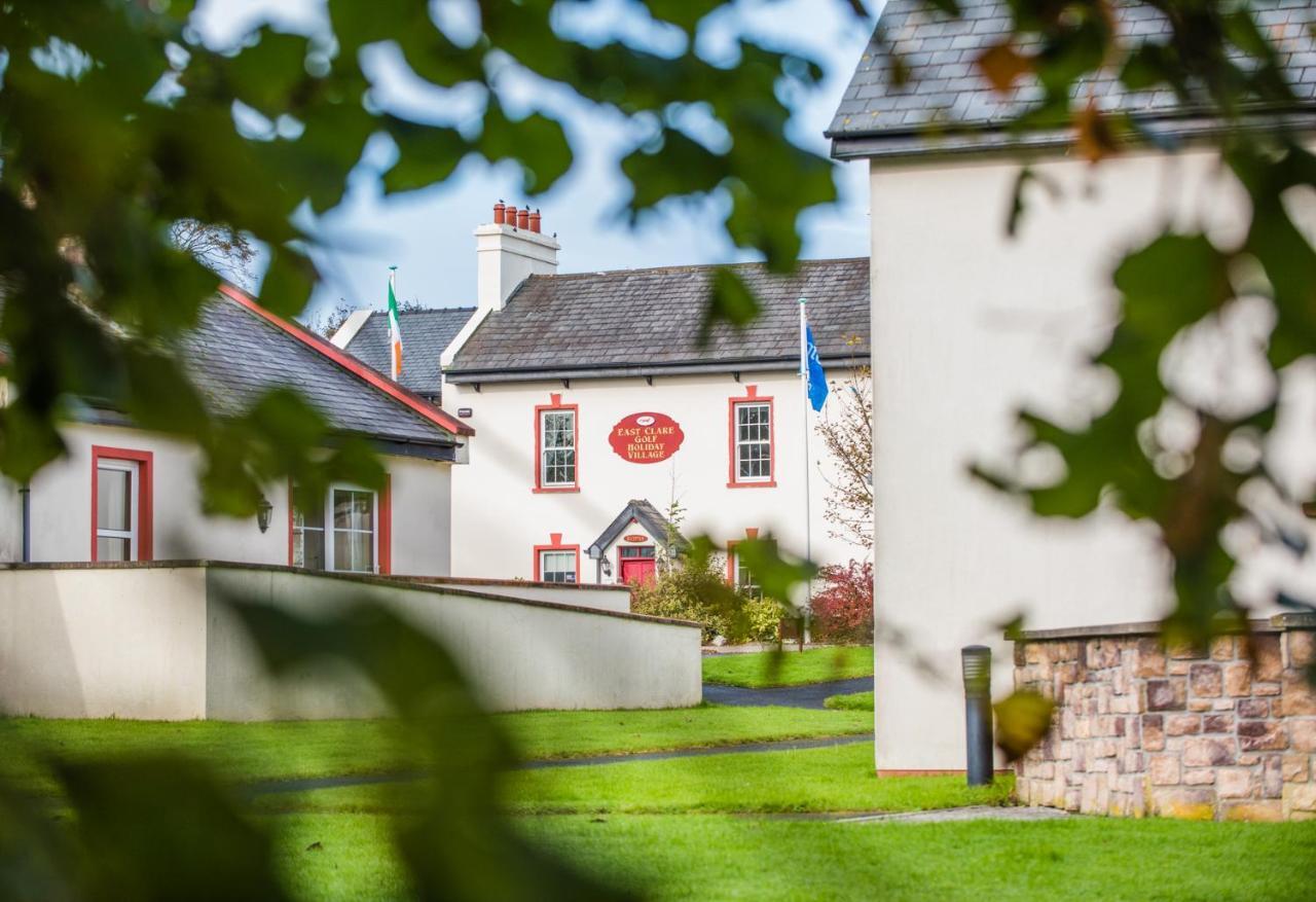 East Clare Golf Village Resort 3*